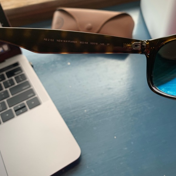 Ray-Ban new wayfarer polarized - Picture 5 of 6